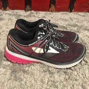 BROOKS GHOST 10
